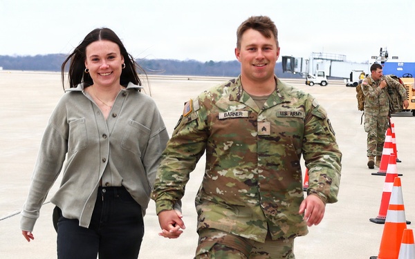 MACOMB-BASED ARMY NATIONAL GUARD ENGINEER UNIT COMPLETES MISSION IN MIDDLE EAST, RETURNS TO ILLINOIS