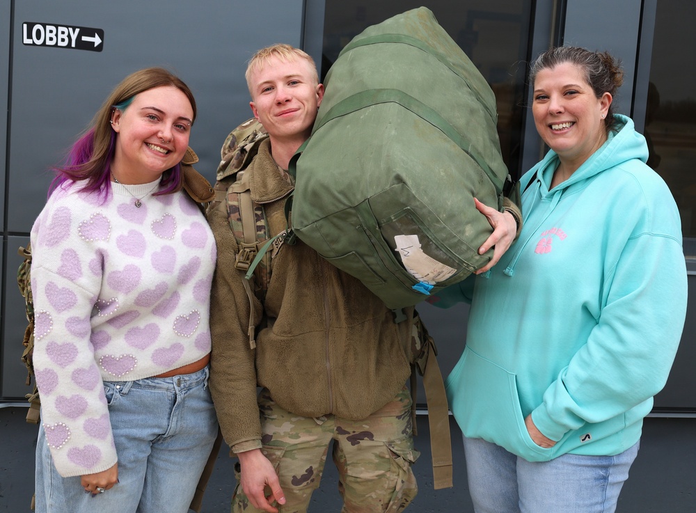 MACOMB-BASED ARMY NATIONAL GUARD ENGINEER UNIT COMPLETES MISSION IN MIDDLE EAST, RETURNS TO ILLINOIS