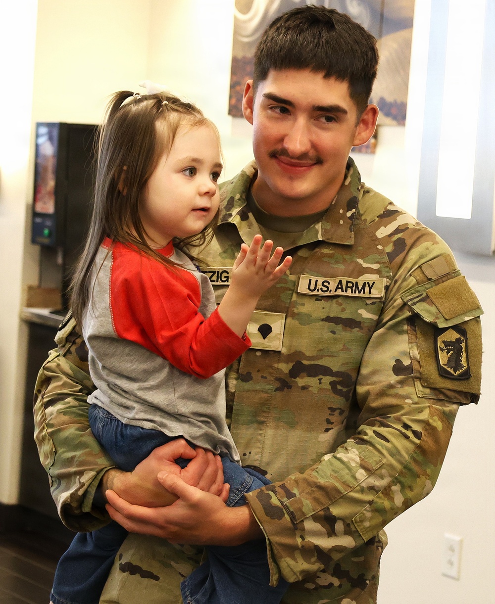 MACOMB-BASED ARMY NATIONAL GUARD ENGINEER UNIT COMPLETES MISSION IN MIDDLE EAST, RETURNS TO ILLINOIS