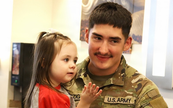 MACOMB-BASED ARMY NATIONAL GUARD ENGINEER UNIT COMPLETES MISSION IN MIDDLE EAST, RETURNS TO ILLINOIS