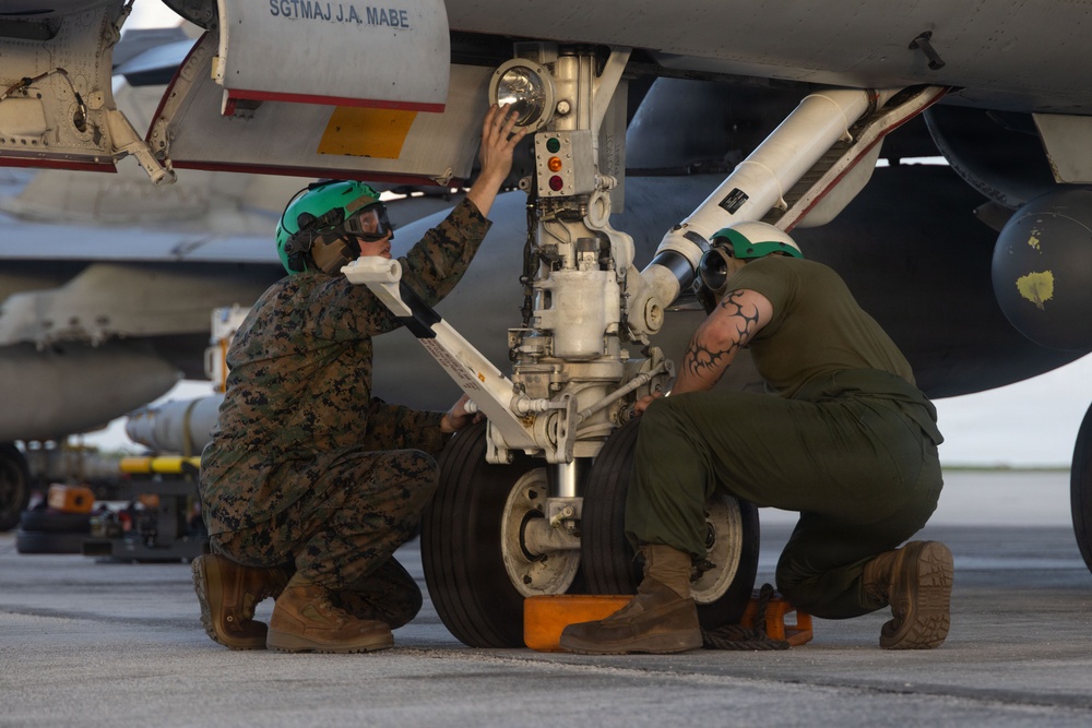 VMFA-232 prepares aircraft during GATR