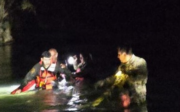 JTF-SB Soldiers and Border Patrol Agent Rescue Illegal Alien from Rio Grande River