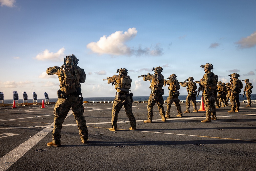 22ND MEU (SOC) | MSRT and MSPF Conduct Deck Shoot Aboard USS Fort Lauderdale