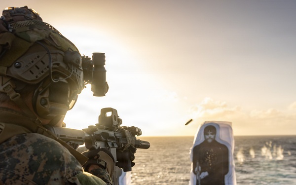 22ND MEU (SOC) | MSRT and MSPF Conduct Deck Shoot Aboard USS Fort Lauderdale