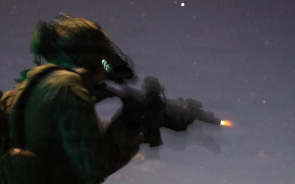 22ND MEU (SOC) | MSRT and MSPF Conduct Deck Shoot Aboard USS Fort Lauderdale