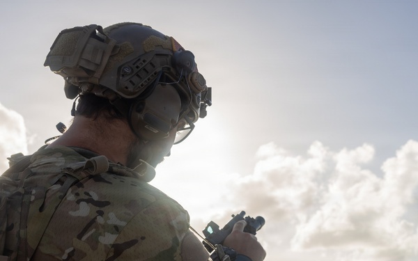 22nd MEU(SOC) | MSRT and MSPF Conduct Deck Shoot Aboard USS Fort Lauderdale