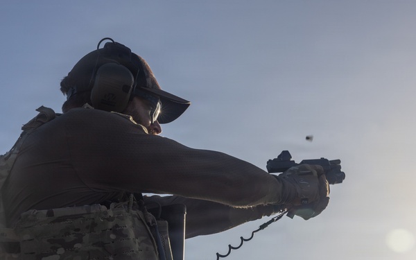 22nd MEU(SOC) | MSRT and MSPF Conduct Deck Shoot Aboard USS Fort Lauderdale
