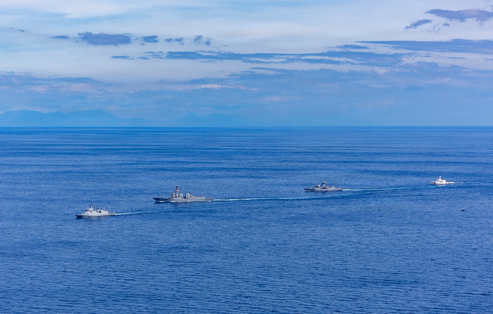 U.S., the Philippines and Australia Conduct Maritime Cooperative Activity 26-2.1