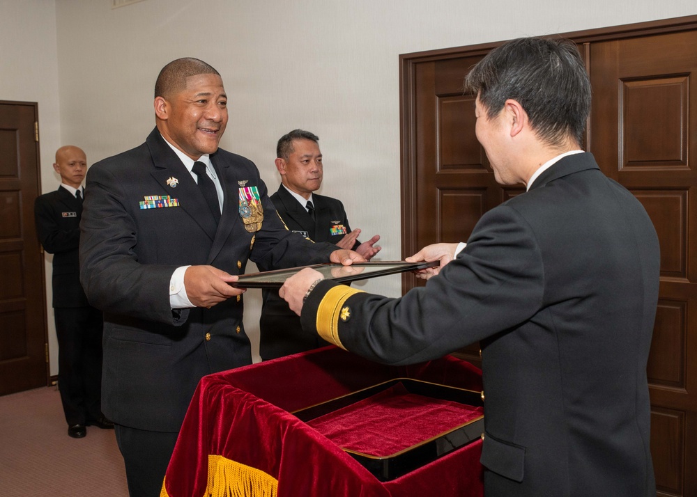 JMSDF Presents Letter of Commendation to CMC Leonard Anderson