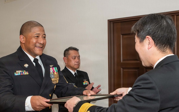 JMSDF Presents Letter of Commendation to CMC Leonard Anderson