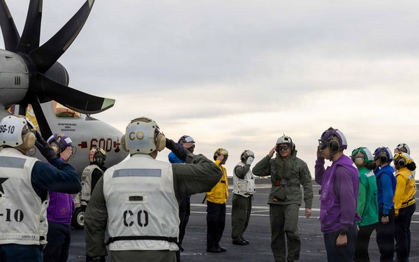 Vice Adm. Gumbleton Visits USS George H.W. Bush