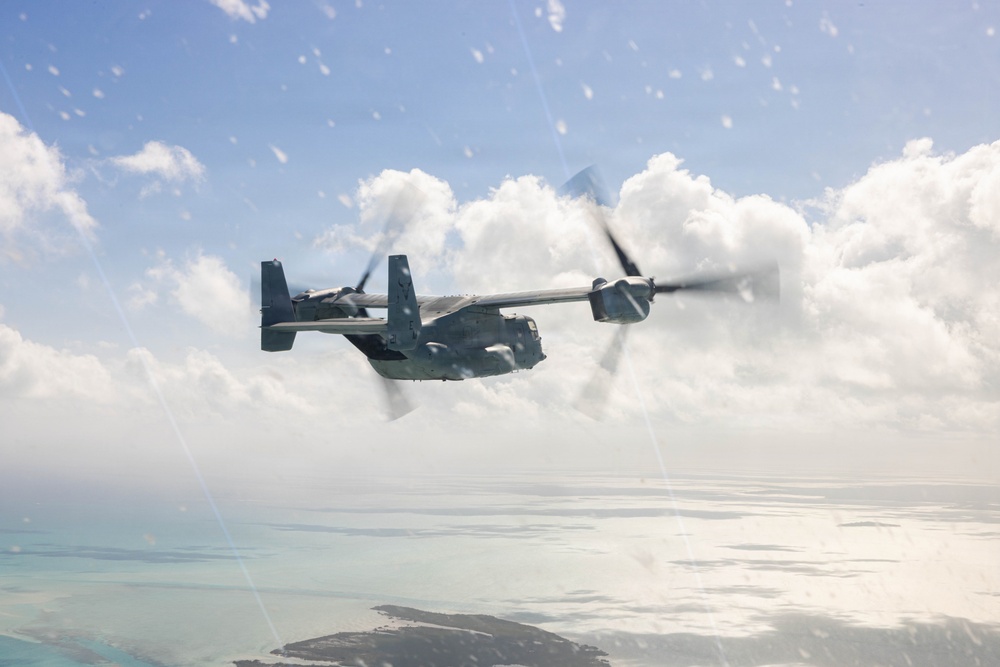 U.S. Marines with VMM-261 transport cargo to The Bahamas