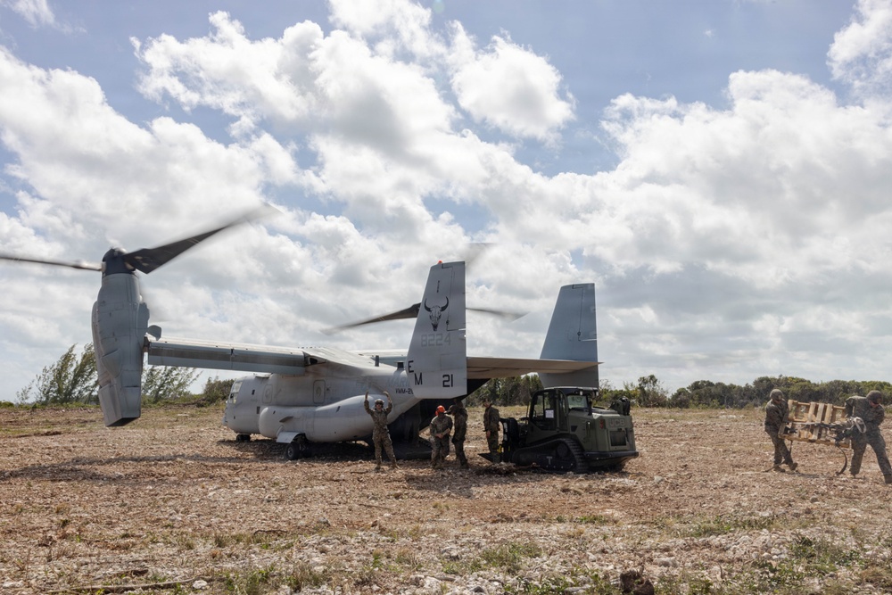 U.S. Marines with VMM-261 transport cargo to The Bahamas
