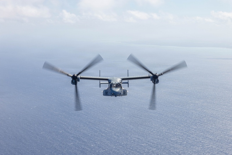U.S. Marines with VMM-261 transport cargo to The Bahamas