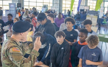1-506th Infantry Participates in Career Exploration Event in Clarksville