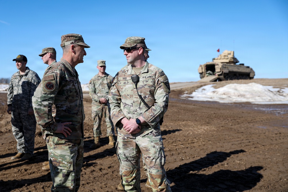 Nordhaus visits 34th Infantry Division during annual training