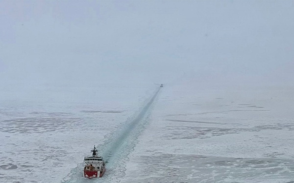 U.S. Coast Guard Cutter Mackinaw (WLBB 30) conducts joint training with U.S. Coast Guard Air Station Detroit