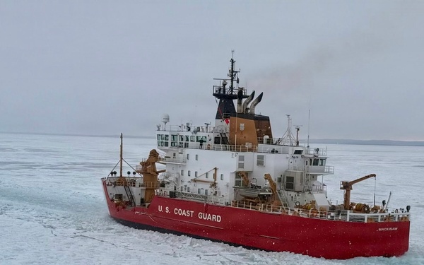 U.S. Coast Guard Cutter Mackinaw (WLBB 30) conducts joint training with U.S. Coast Guard Air Station Detroit