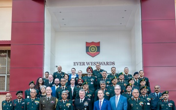 Commander strengthens U.S. - India relationship during visit