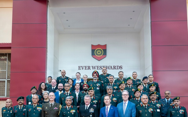 Commander strengthens U.S. - India relationship during visit