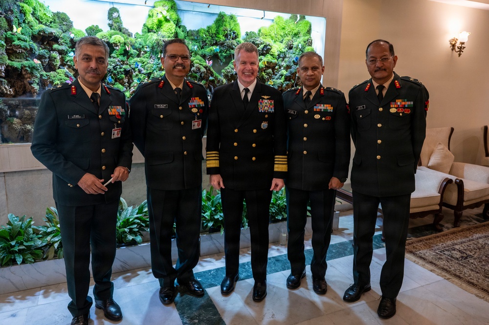 Commander strengthens U.S. - India relationship during visit