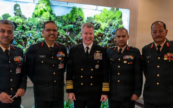 Commander strengthens U.S. - India relationship during visit