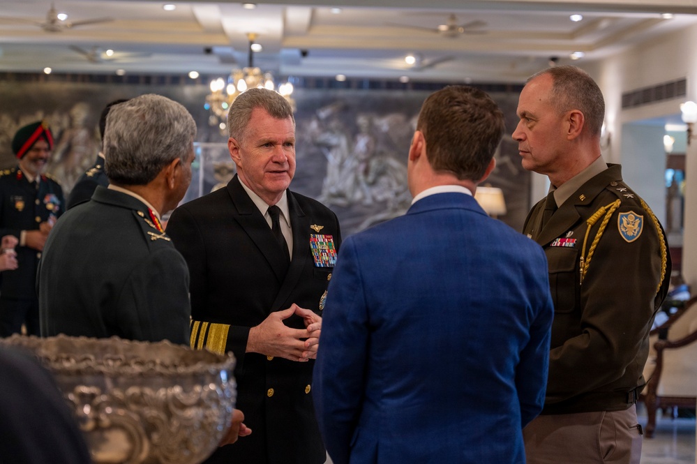 Commander strengthens U.S. - India relationship during visit