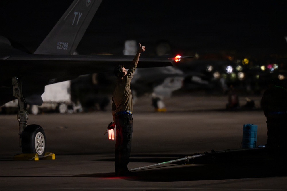 Red Flag-Nellis 26-1 Tyndall AFB F-35s at night.