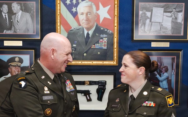 Army National Guard presents inaugural Lt. Gen. Herbert R. Temple Jr. Leadership Award