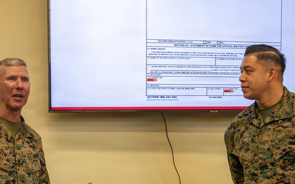 The 39th Commandant of the Marine Corps Visits MCRD San Diego