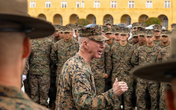 The 39th Commandant of the Marine Corps Visits MCRD San Diego