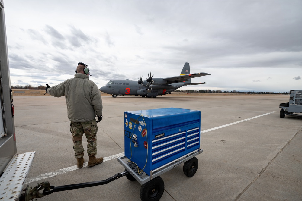153rd Airlift Wing C-130 departs Cheyenne for MAFFS training in Arizona