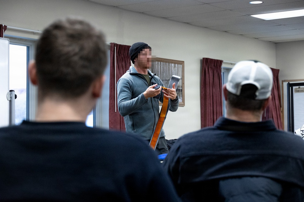 10th SFG(A) extreme cold weather gear class