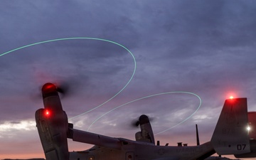 VMM-164 transports HMLA-367 Marines