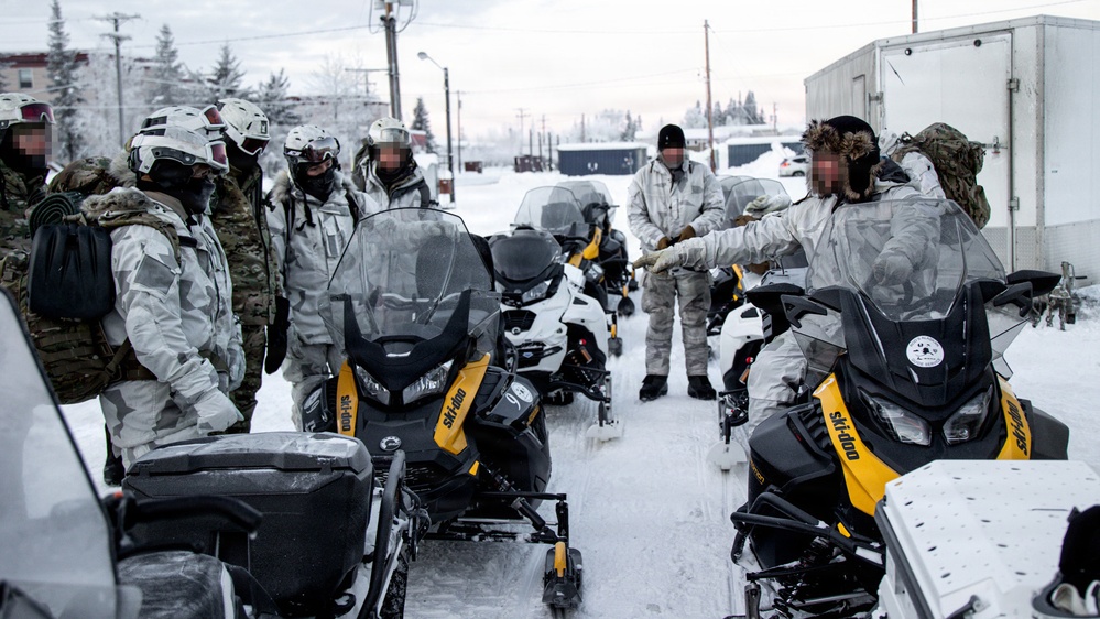 10th SFG(A) tactical snowmobile training