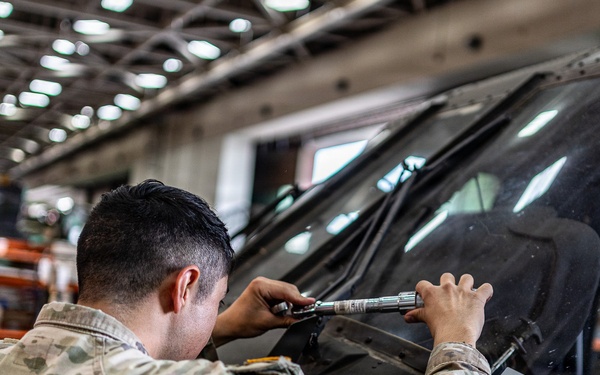2CAB Maintainers Conduct UH-60 Black Hawk Maintenance