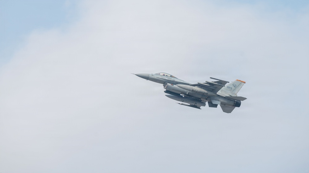 Buddy Squadron 26-2 enhances interoperability at Osan