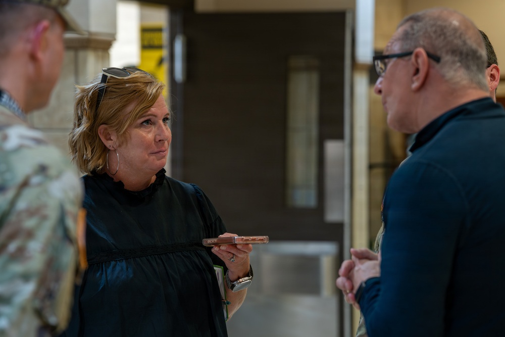 Chef Robert Irvine Reviews Dishes Prepared by 92G Soldiers