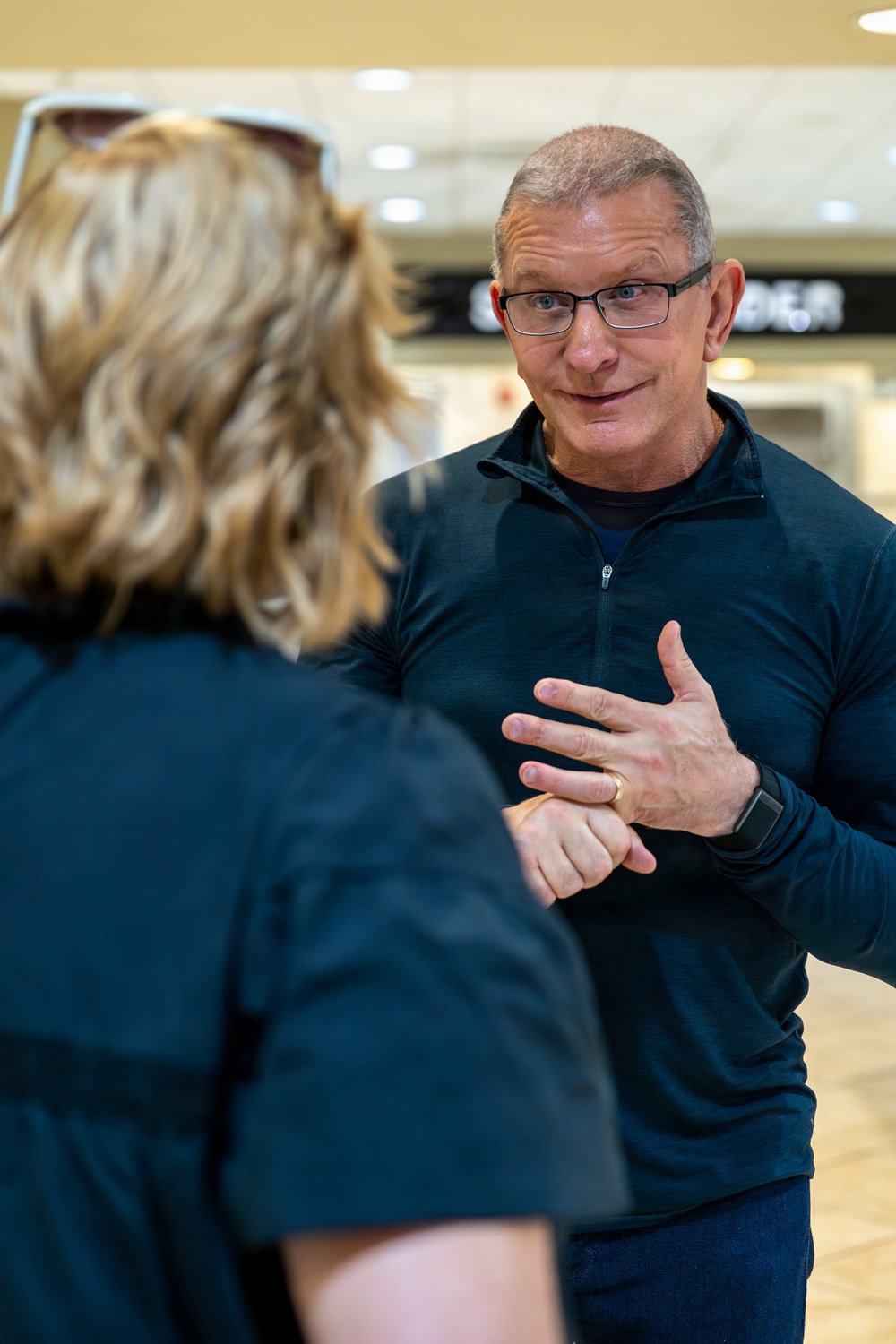 Chef Robert Irvine Reviews Dishes Prepared by 92G Soldiers
