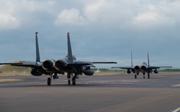 492nd, 493rd FGS Airmen cross-certify on opposing aircraft