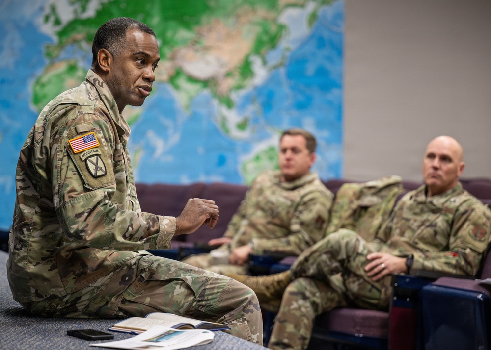 Senate staff visits Kentucky Air Guard Base