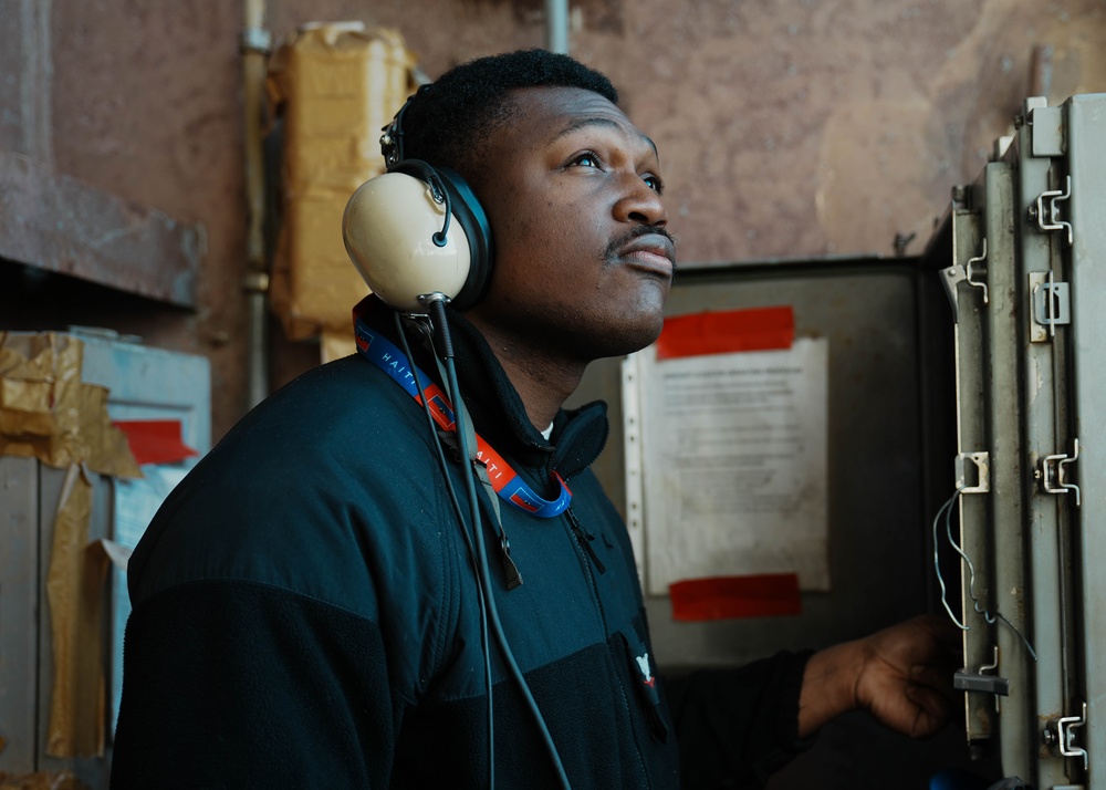 Ike Conducts Planned Incremental Availability maintenance period