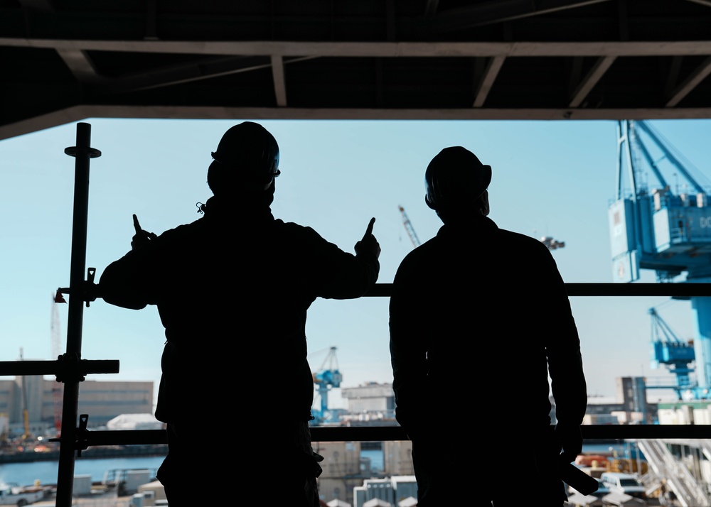 Ike Conducts Planned Incremental Availability maintenance period