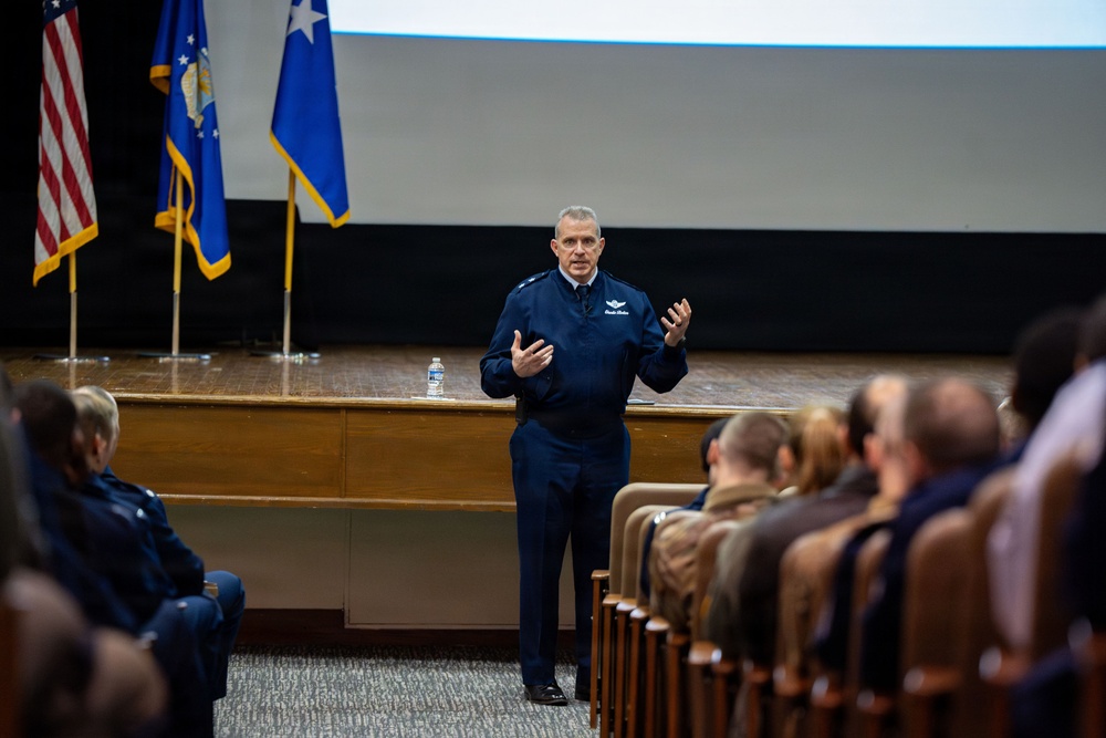 Eighteenth Air Force command team visits 89th Airlift Wing