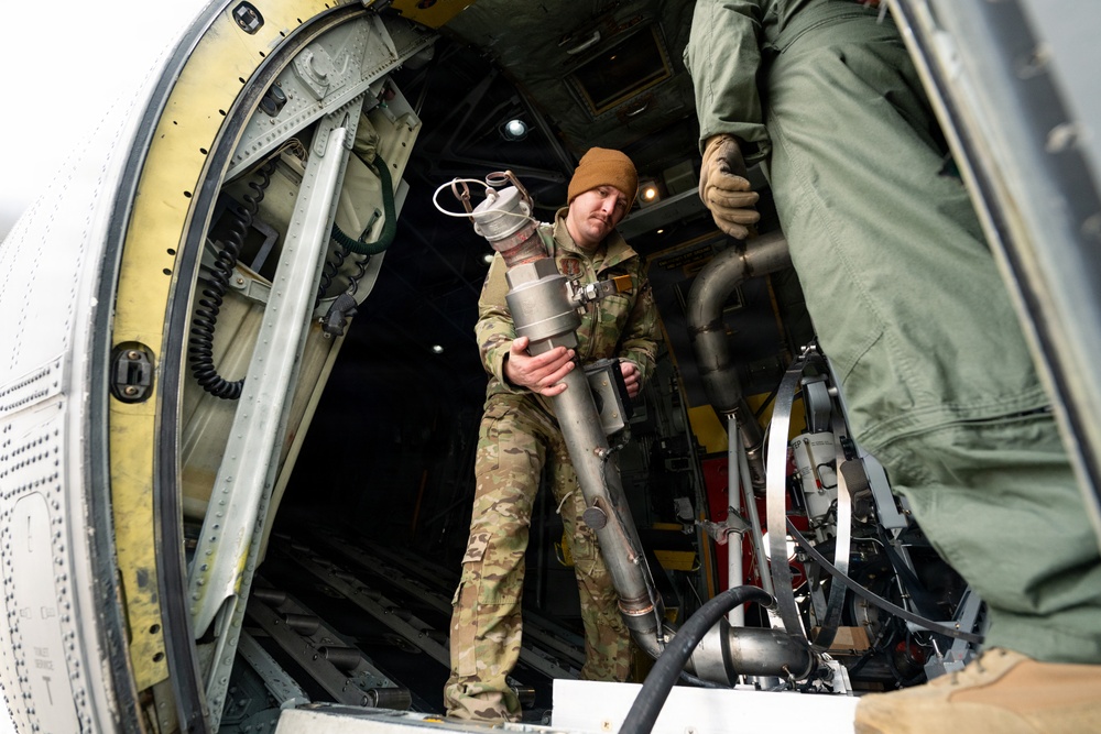 153rd Airlift Wing Airman Moved MAFFS Fill Component During Test Fire Preparation