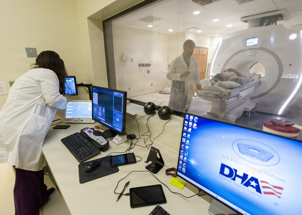 Lung cancer survivors share stories during summit at Walter Reed