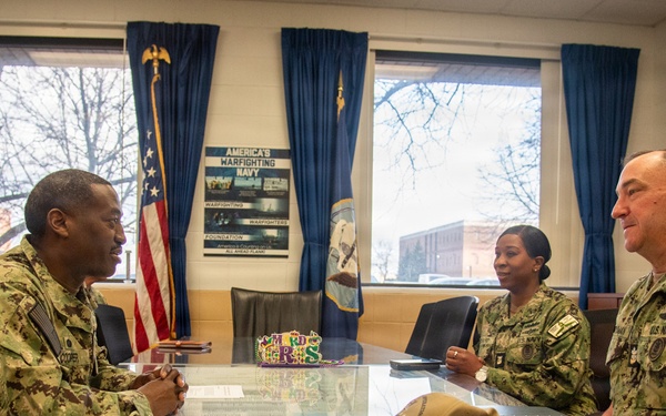 MCPON Perryman Visits SWESC Great Lakes