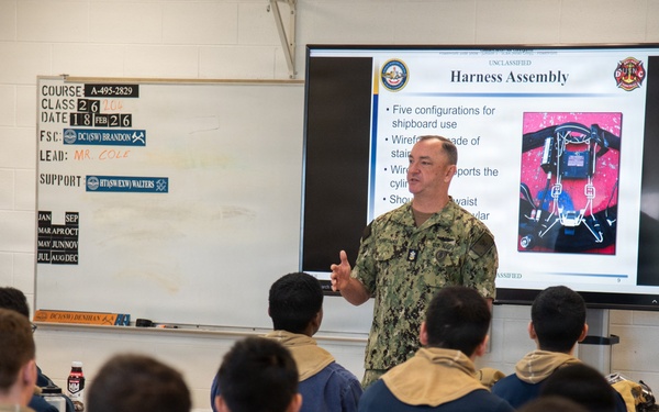 MCPON Perryman Visits SWESC Great Lakes