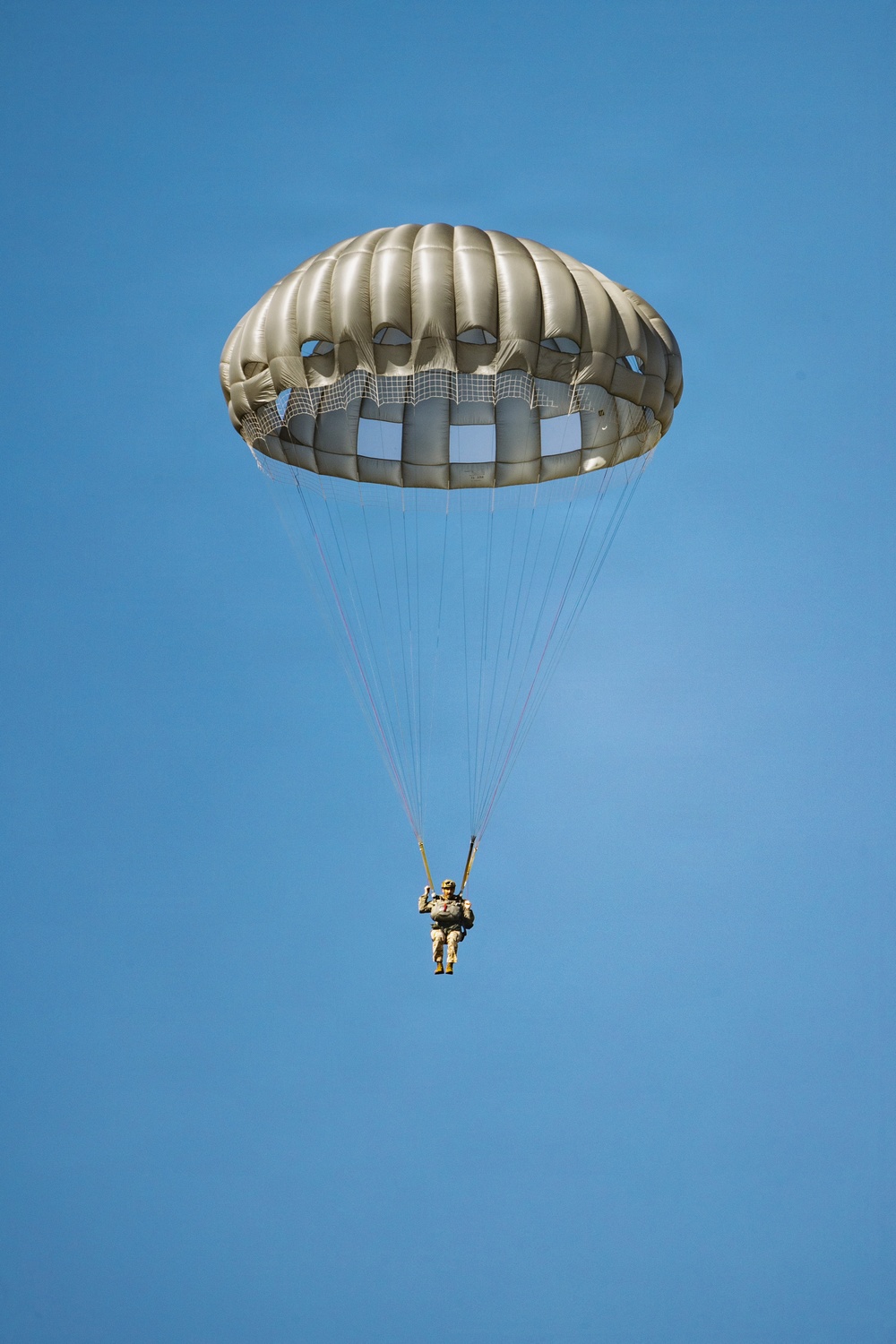 11th MEU Maritime Raid Force Conducts Static Line and Military Free Fall Training