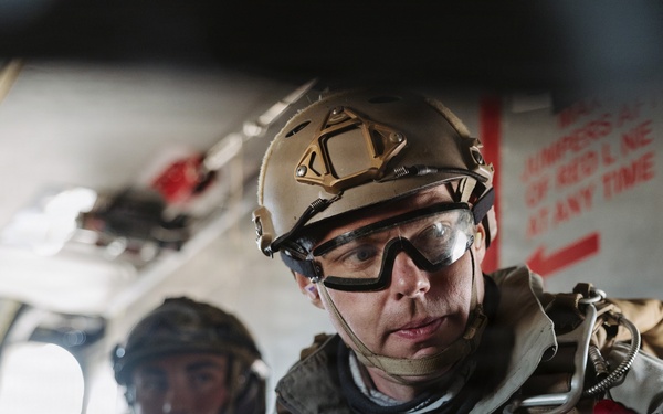 11th MEU Maritime Raid Force Conducts Static Line and Military Free Fall Training